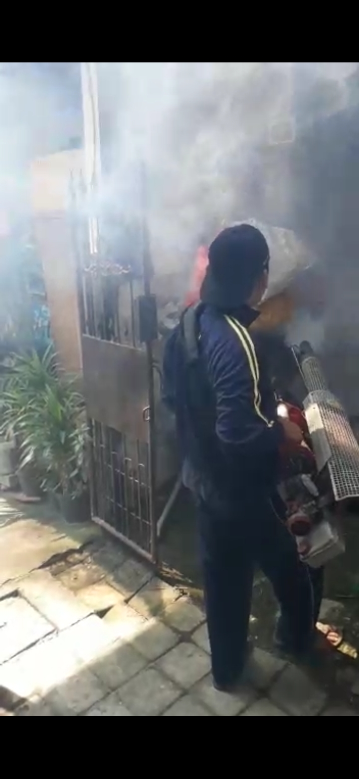 Fogging fokus di rumah warga i wyn ginartha sambangan minggu