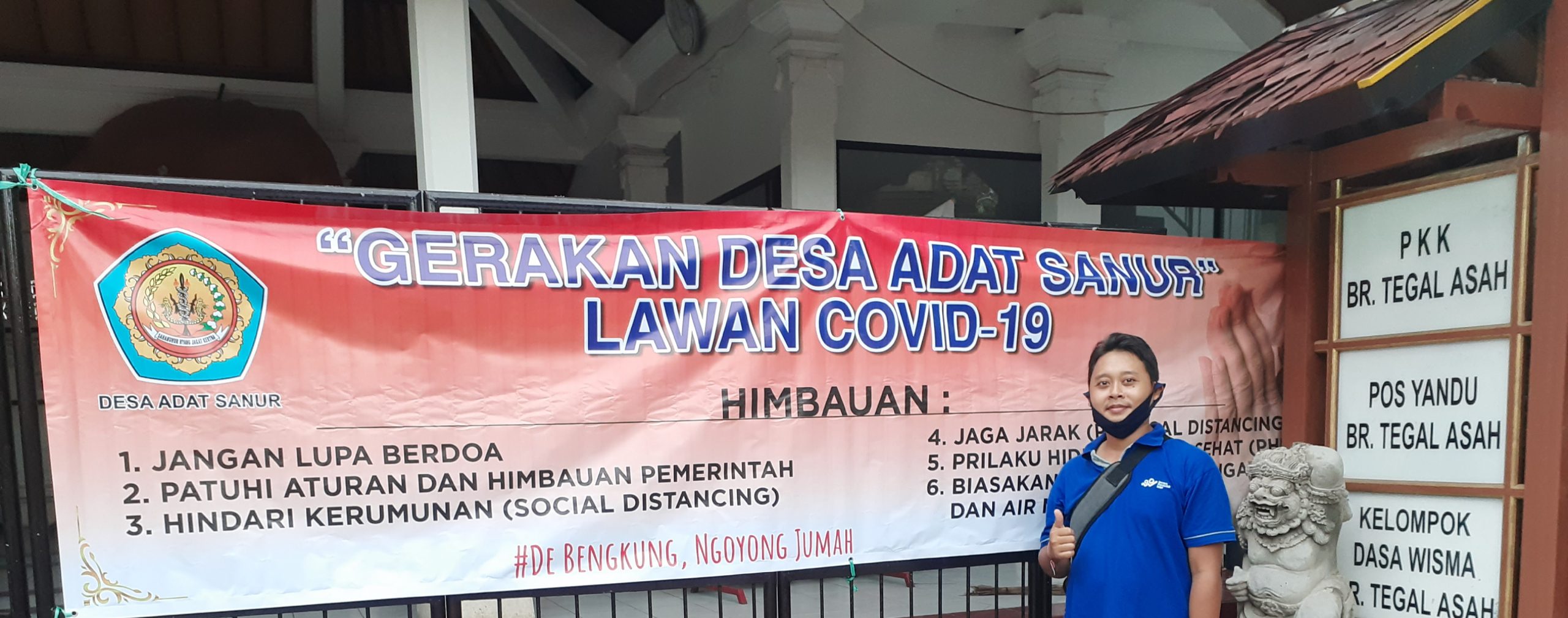 Pemasangan Spanduk Satgas Covid-19 oleh BPk kelihan adat tegal asah bersama kelihan dusun tegal asah