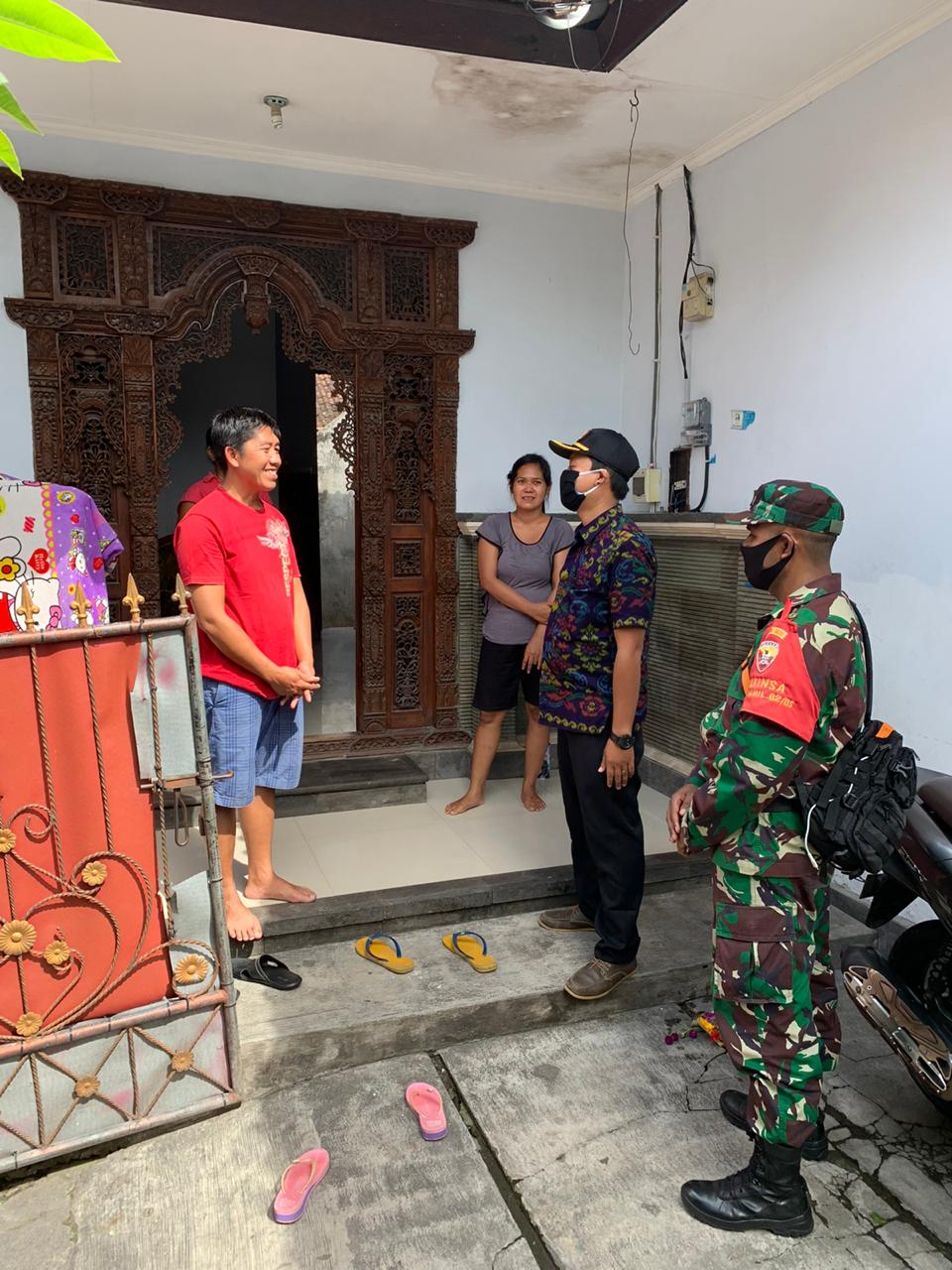 Menghimbau krame tamiu yg baru datang dari dure negare agar tetap laksanakan karantina mandiri 28 hari sesuai anjuran desa adat sanur